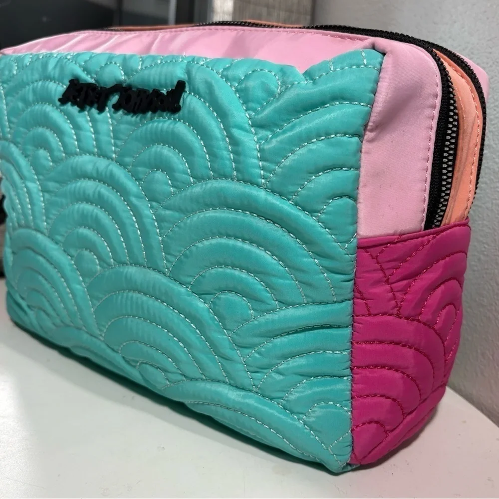Betsey johnson weekender double zip make-up/toiletries bag